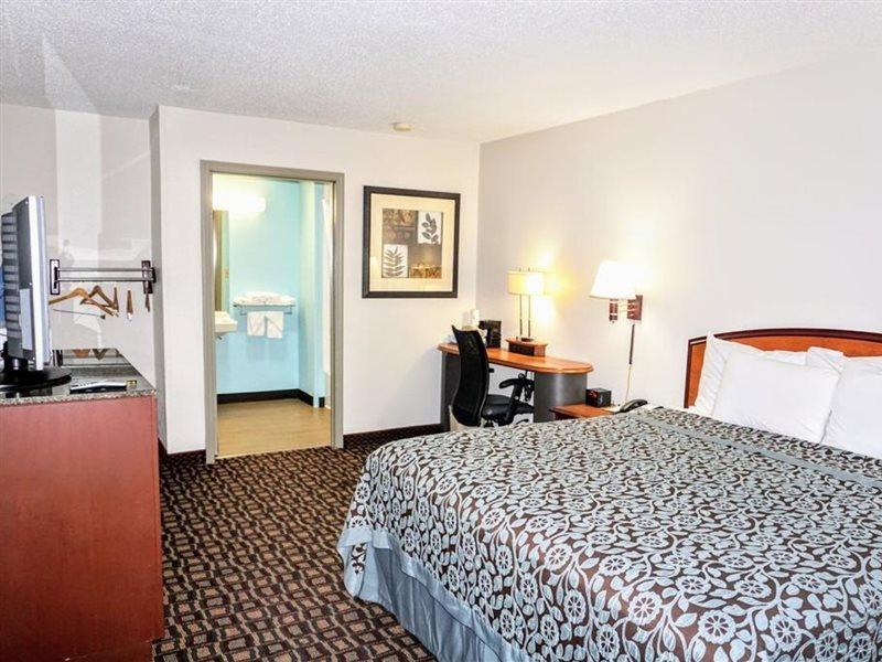 Days Inn By Wyndham Augusta Wheeler Road Extérieur photo