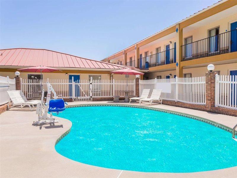 Days Inn By Wyndham Augusta Wheeler Road Extérieur photo