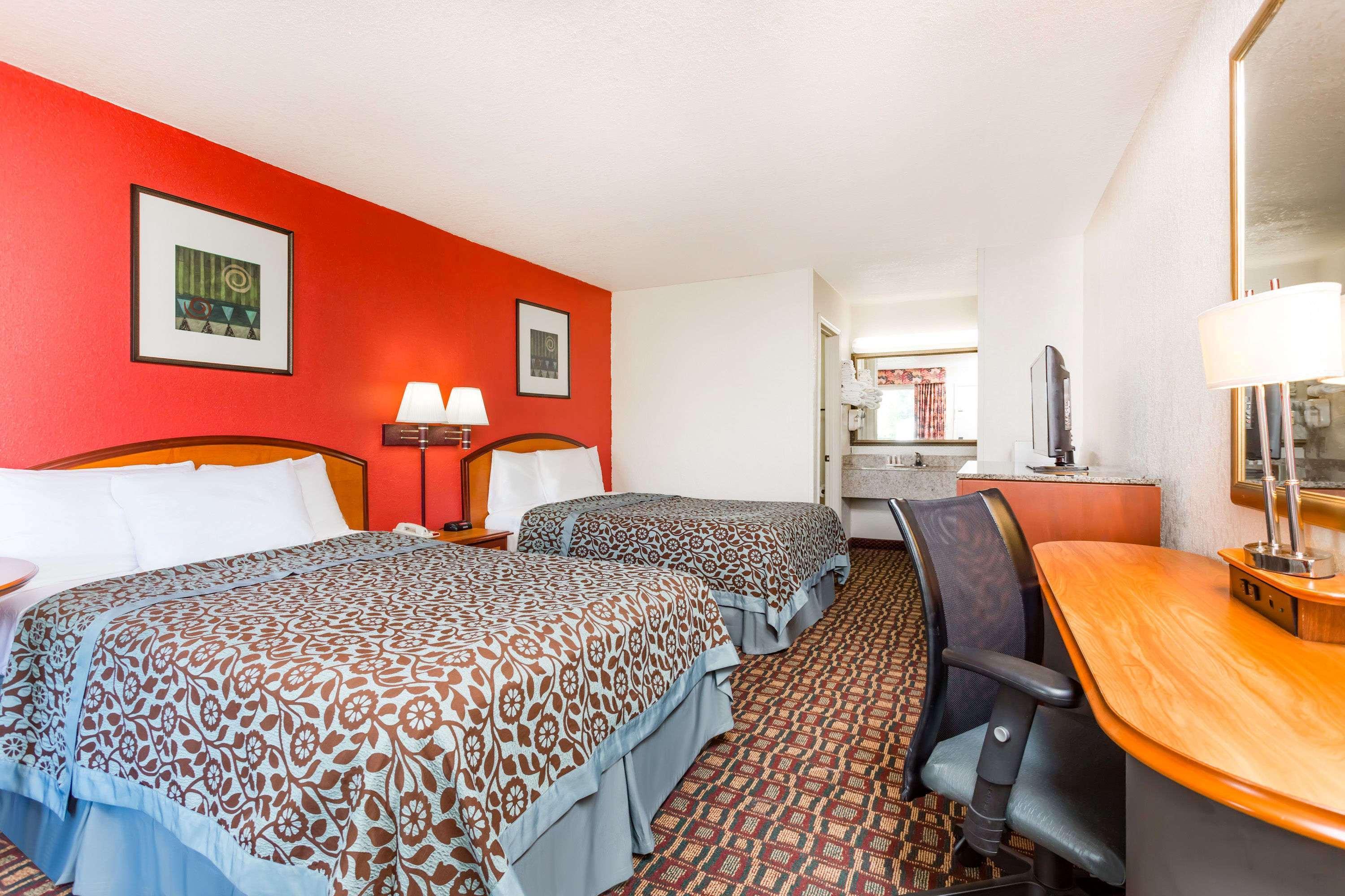 Days Inn By Wyndham Augusta Wheeler Road Extérieur photo