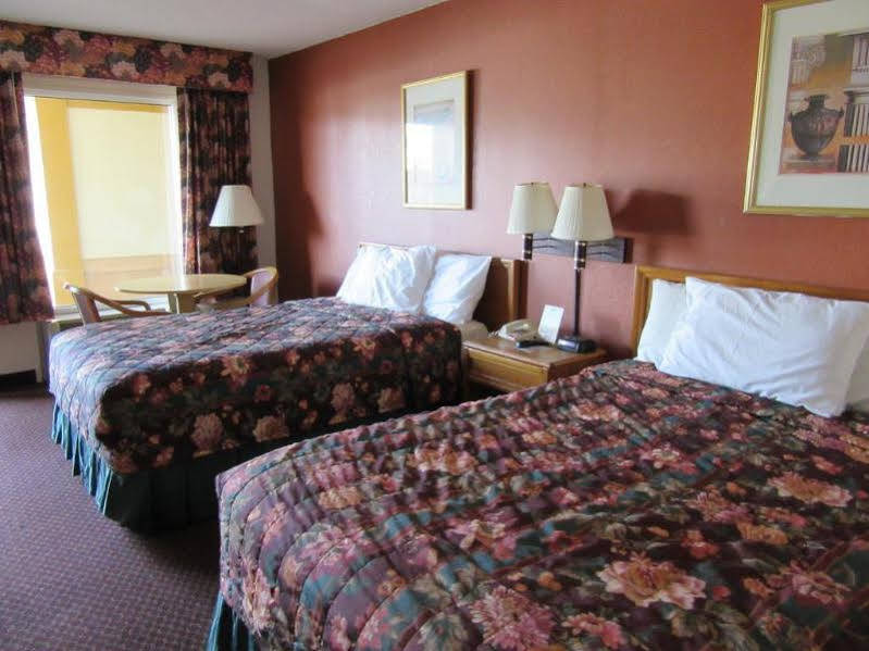 Days Inn By Wyndham Augusta Wheeler Road Extérieur photo