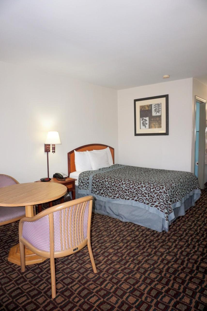 Days Inn By Wyndham Augusta Wheeler Road Extérieur photo