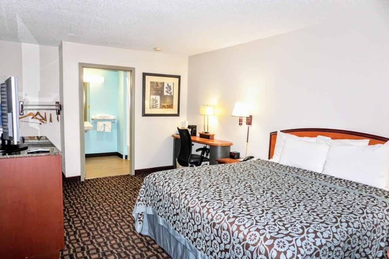 Days Inn By Wyndham Augusta Wheeler Road Extérieur photo